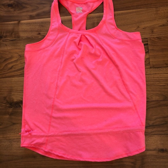 Exercise tops - Picture 5 of 7